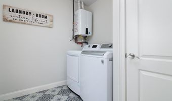 81 Batcheller Ave, Cranston, RI 02920