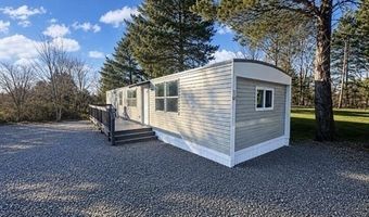 43 S Main St, Acushnet, MA 02743