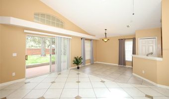 1052 ROYAL OAKS Dr, Apopka, FL 32703