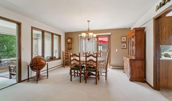 2213 SUNRISE Dr, Appleton, WI 54914