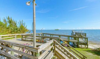 859 Tamarind Cir, Barefoot Bay, FL 32976