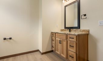 1716 N 18th St, Aberdeen, SD 57401