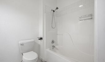 202 N Walnut St, Anderson, MO 64831