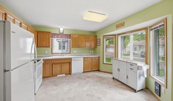 14118 Essex Ln, Apple Valley, MN 55124