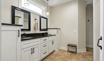 6212 Deer Hollow Rd, Auburn, IN 46706