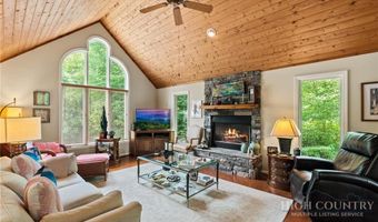 187 Cinnamon Fern Ln, Banner Elk, NC 28604