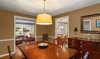 40 Sage Dr, Warwick, RI 02886