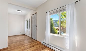 210 W FRANKLIN St, Bingen, WA 98605