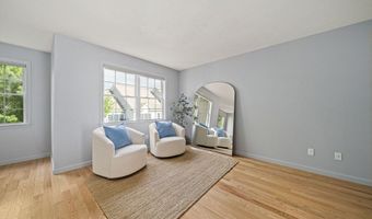 305 Rembrandt Way 305, Abington, MA 02351