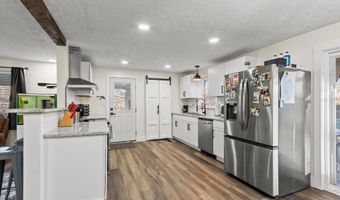 102 W Sims Ave, Albertville, AL 35950