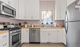 88 Burton St, Bristol, RI 02809