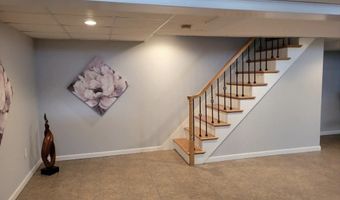 63 Ansel White Dr, Acushnet, MA 02743
