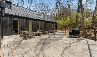 111 E Neptune Ave, Beverly Shores, IN 46301