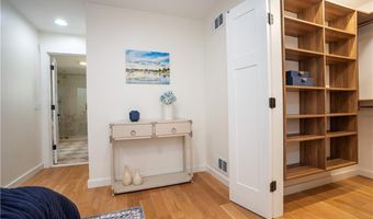 247 Glen Hill Dr, North Kingstown, RI 02874