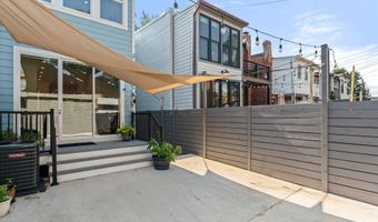 922 8TH St NE, Washington, DC 20002