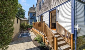 5 Mt. Vernon St, Newport, RI 02840