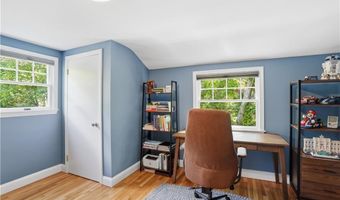 24 Wildflower Rd, Barrington, RI 02806
