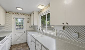 10418 CHAMPOEG Rd, Aurora, OR 97002