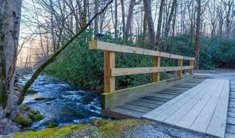 1316 Junaluska Rd, Andrews, NC 28901