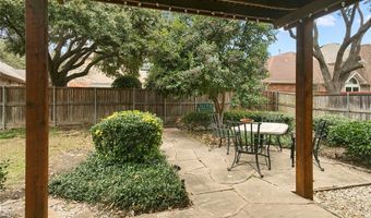 3777 Meadowcreek Cir, Addison, TX 75001
