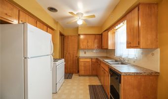 1074 N Main St, Akron, OH 44310