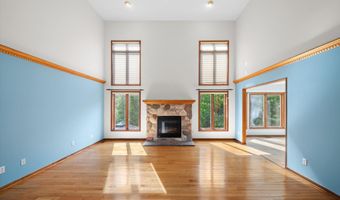 4055 Pontiac Trl, Ann Arbor, MI 48105