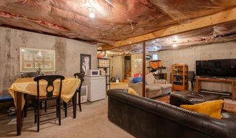 94 Whitehead Rd, Coventry, RI 02816