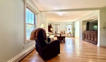 40 Lakewood Dr, Alton, NH 03810