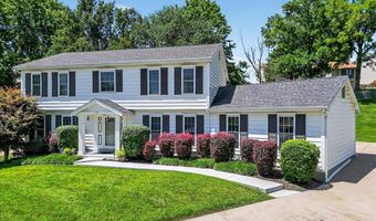 291 Oak Path Ct, Ballwin, MO 63011