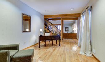 9 University Pl, Amsterdam, NY 12010