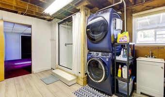 21 Beacon St, Johnston, RI 02919
