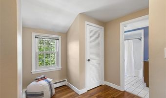21 Old Chimney Rd, Barrington, RI 02806