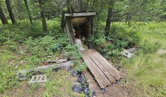 7248 E Honeysuckle Rd, Athol, ID 83801