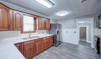 1320 N 9th St, Arkansas City, KS 67005