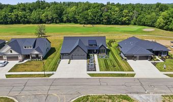 2100 Golfview Dr, Auburn, IN 46706