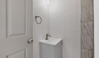 116 STANFORD Dr SE, Albuquerque, NM 87106