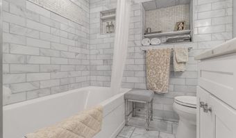 13 Pleasant Rise Cir, Brookfield, CT 06804