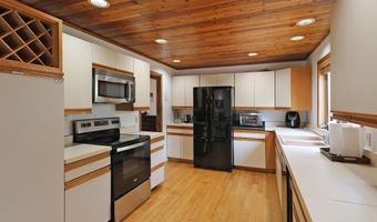 707 Benton Hill Rd, Becket, MA 01223