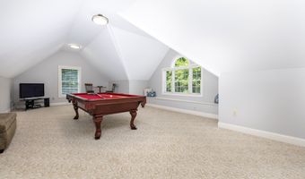 176 Fox Hollow Ln, Bristol, CT 06010