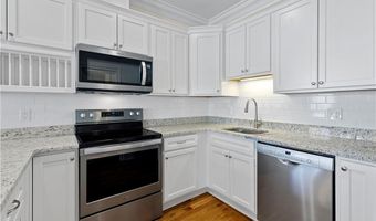 73 W Main St 6, Clinton, CT 06413