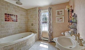 185 Monmouth Ave, Atlantic Highlands, NJ 07716