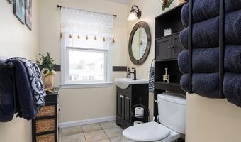 28 Palm Beach Ave, Narragansett, RI 02882