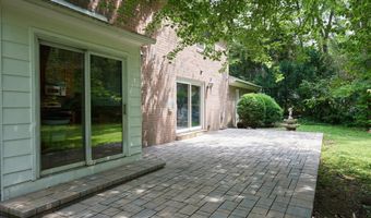 7811 CHARLESTON Dr, Bethesda, MD 20817