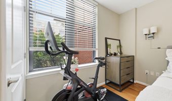 1021 N GARFIELD St 323, Arlington, VA 22201