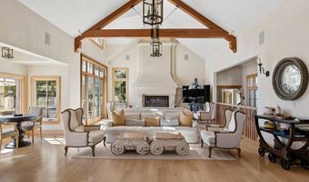 14 St Mary's Ln, Amagansett, NY 11930