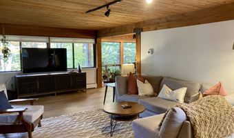 125 Redrock Dr 201, Burlington, VT 05401