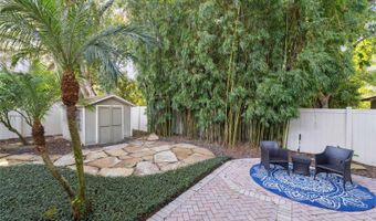 910 ALAMEDA St, Orlando, FL 32804