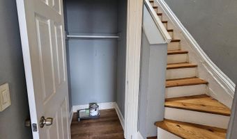 32 1st St 2, Albany, NY 12210