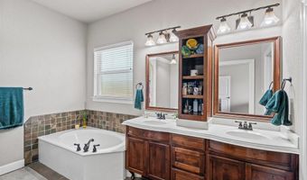 111 Meadow Bridge Dr, Weatherford, TX 76085
