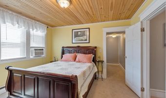 328 W Hollis St, Nashua, NH 03060